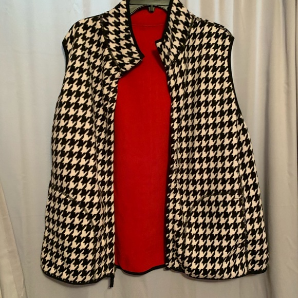 Kim Rogers Jackets & Blazers - Reversible zip up fleece vest